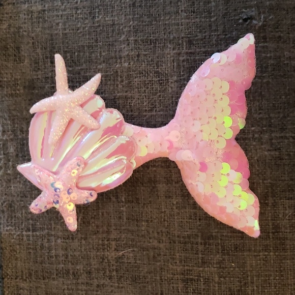 Belors Mermaid Tail Sequins Hair Clips     with Starfish Shell Set of 3 - Picture 4 of 10